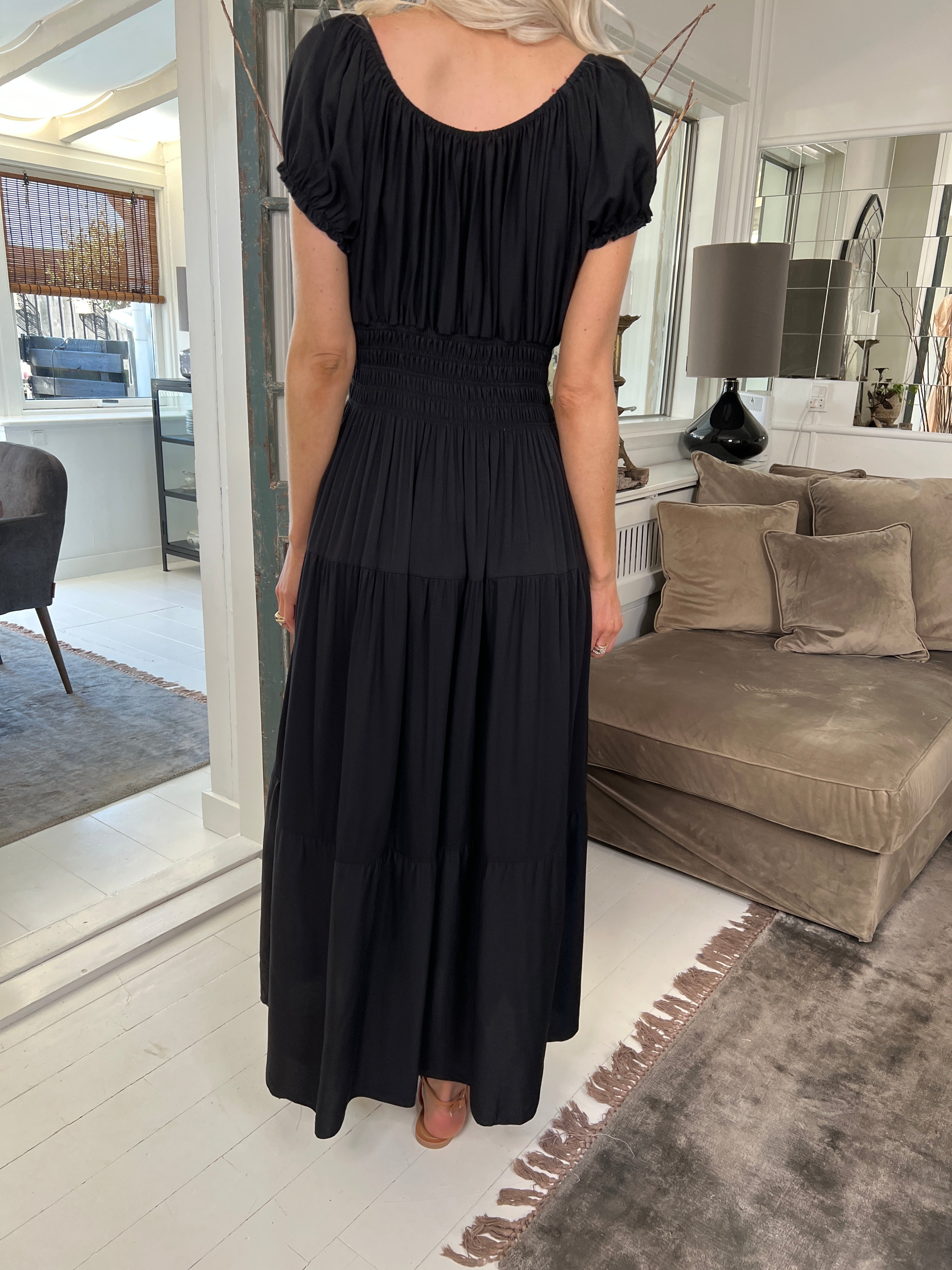 Gracia - Kjole med træknapper